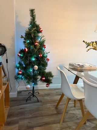 Albero di Natale con Luci e Decorazioni