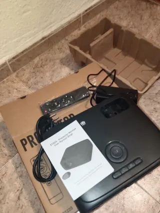 Proyector Heroux 21225 con control remoto