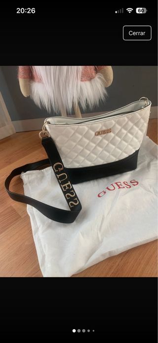 Bolso bandolera Guess blanco y negro