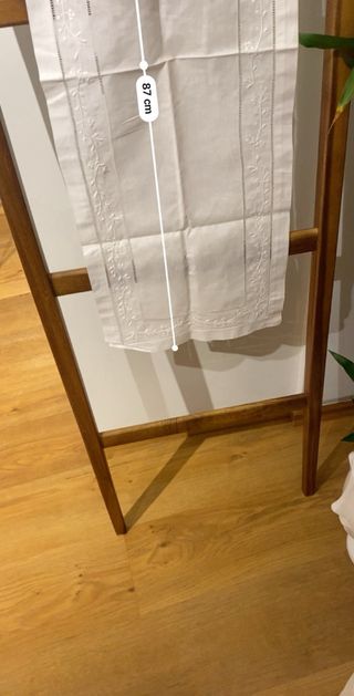 Paninho em linho bordado