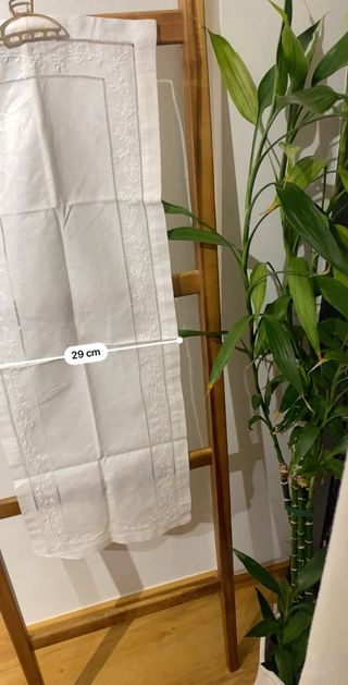 Paninho em linho bordado