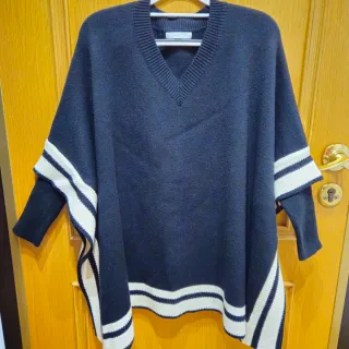 Poncho de punto,ribeteado de franja beige, T.U