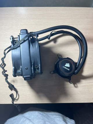 Corsair H75 Refrigerazione Liquida CPU