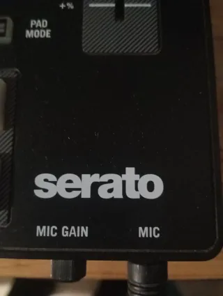 Controladora DJ Numark Serato Negra