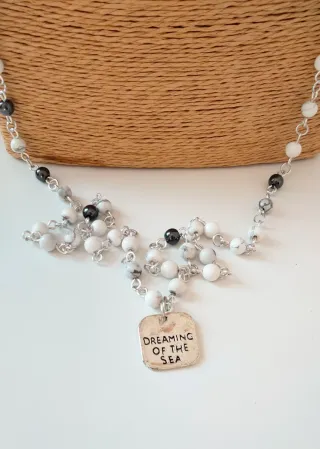 Collana lunga con Howlite bianca - artigianale