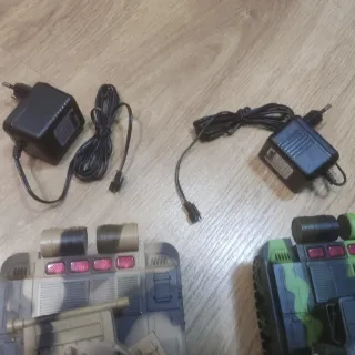 2 Tanques de Combate Teledirigidos + 2 Controles