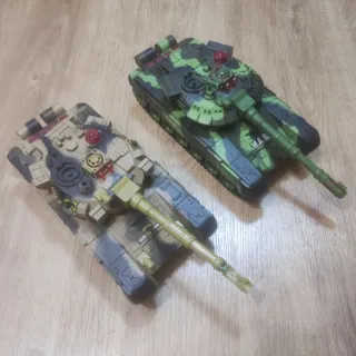 2 Tanques de Combate Teledirigidos + 2 Controles