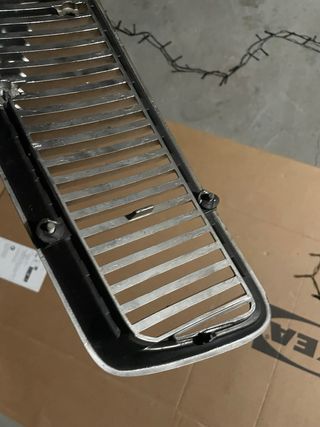 Rejilla Volvo V40/S40 Cromada