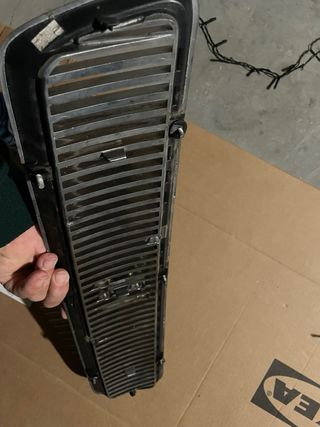 Rejilla Volvo V40/S40 Cromada