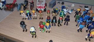 Lote Playmobils. Clics.