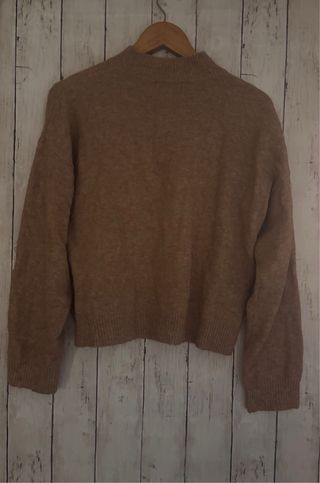 Jersey marrón cuello alto