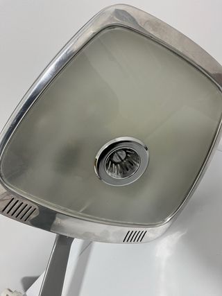 Lámpara de mesa vintage gris y blanca