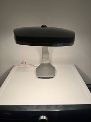 Lámpara de mesa vintage gris y blanca