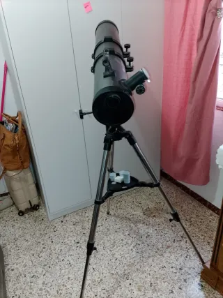Telescopio Bresser con trípode