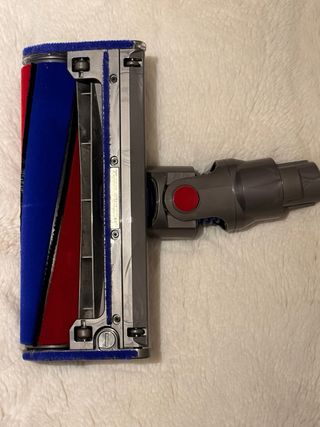 Aspirapolvere Dyson V8 e accessori (non funziona)