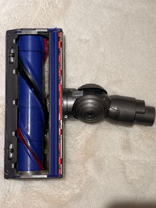 Aspirapolvere Dyson V8 e accessori (non funziona)