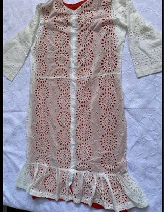 Vestido blanco con bordado floral