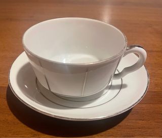 Boccale birra porcellana decorato rilievo