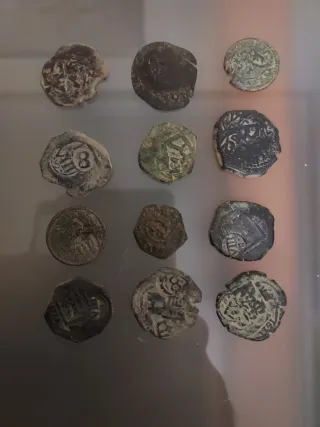 Monedas Felipe IV Reselladas