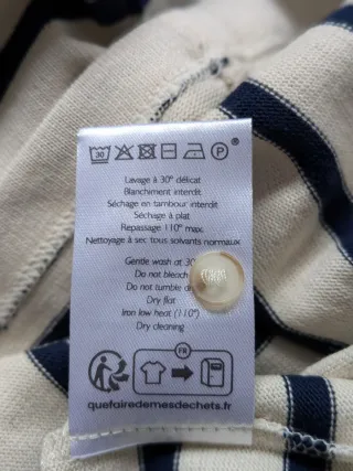 Malha Sézane com folho e botões