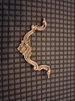 Tiradores de bronce antiguos