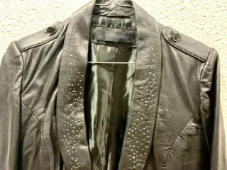 Cazadora Zara Woman cuero T36