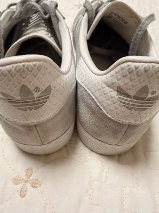 Zapatillas Adidas Gazelle grises Talla 40