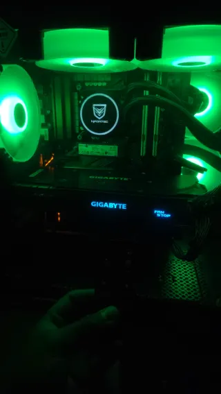 PC Gaming i7-9700F GTX 1080 16GB RAM 750W