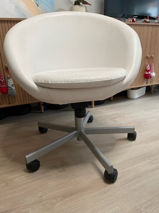 Sedia da ufficio bianca girevole