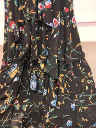 Vestido Maje floral volantes corte delantero