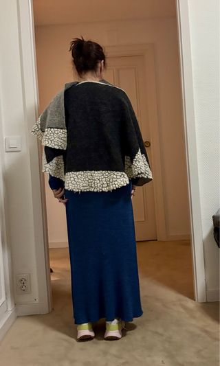 Capa Maje lana negra y gris talla única