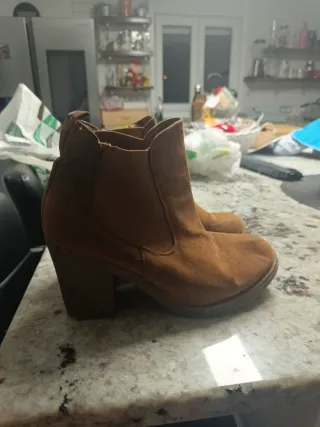 Botines negros con cordones talla 40/41 con uso