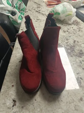 Botines negros con cordones talla 40/41 con uso