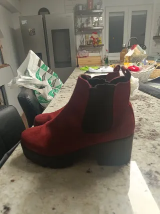 Botines negros con cordones talla 40/41 con uso