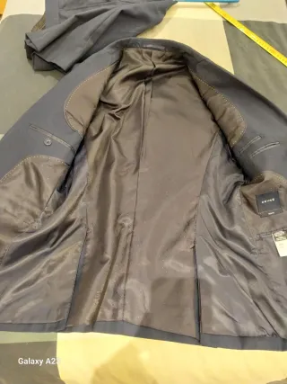 Traje de boda azul oscuro