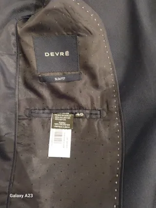 Traje de boda azul oscuro