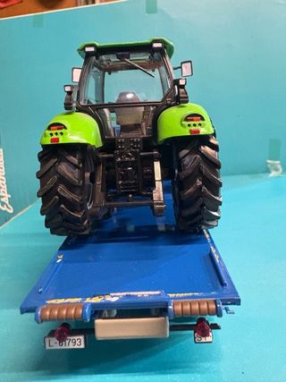 Camión Sava con Tractor Escala 1:43