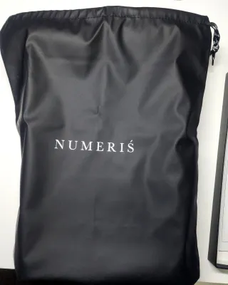 Numeris Atelier Acrílico Negro – Nuevas sin usar