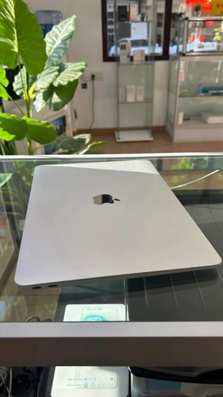 MacBook Air M1 256GB Plata 8GB RAM