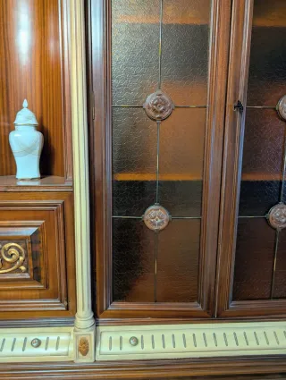 Vitrina de salón madera y cristal