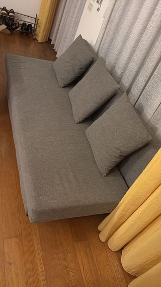 Divano letto grigio in tessuto