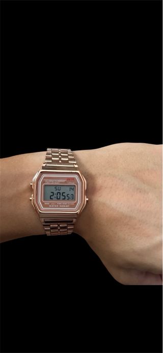 Reloj digital vintage rosa