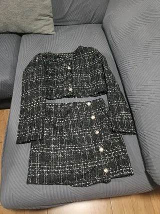 Conjunto tweed crop top y falda