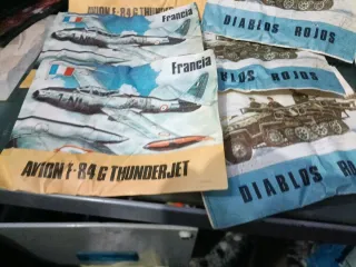 Giocattoli antichi: 18 modelli di aerei originali