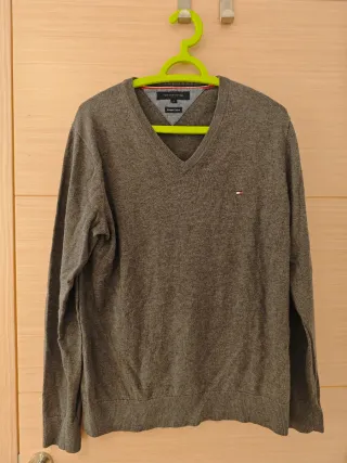 Jersey Tommy Hilfiger Cuello Pico Gris Talla M