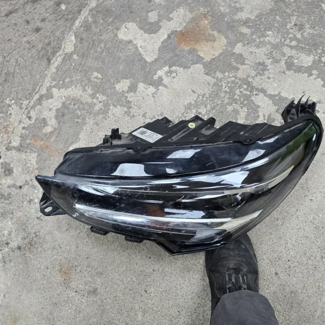 Faro Izquierdo Opel Corsa F LED