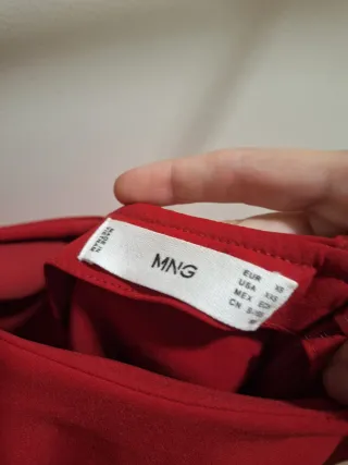 Top volante asimétrico rojo