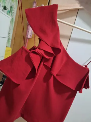 Top volante asimétrico rojo