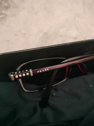 Gafas Prada Rojas y Negras con Estuche