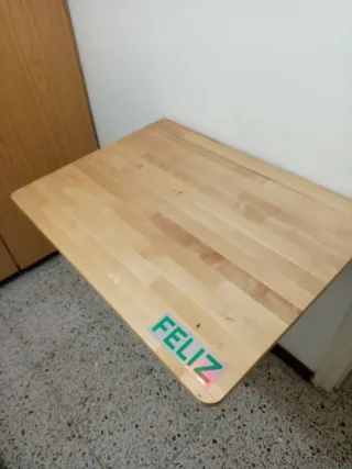 Mesa de estudio plegable de madera